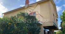 Large Semi-Detached Villa with Garden and Orange Trees in Lascari