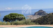 Detached Villa with Swimming Pool and Panoramic Sea Views – Cefalù